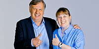 Foto zeigt: Jörg und Carolin Hehl mit Daumen nach oben Geste. (Bild: HEHL)