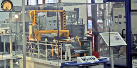 Automatenmodell im Maschinensaal des Deutschen Museums für Galvanotechnik e.V.